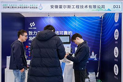 赢多多团队与客户交流 赢多多团队与客户交流